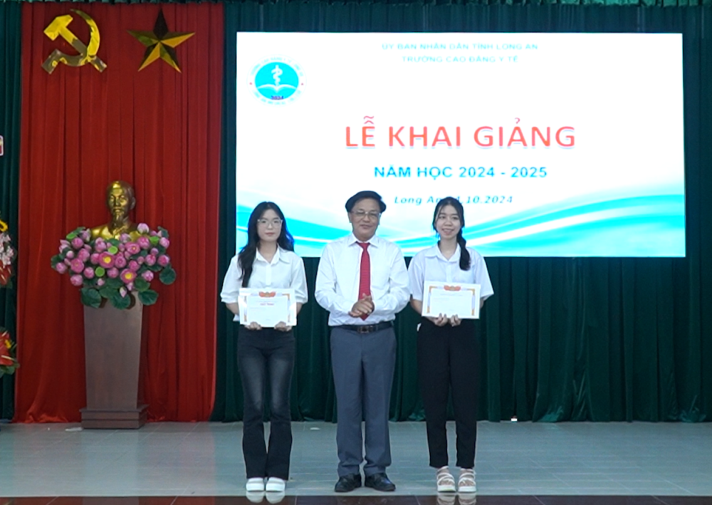 Trường Cao đẳng Y tế Long An khai giảng năm học 2024-2025
